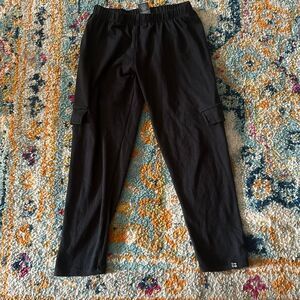 Bebe Girls Size small 7/8 black cargo leggings